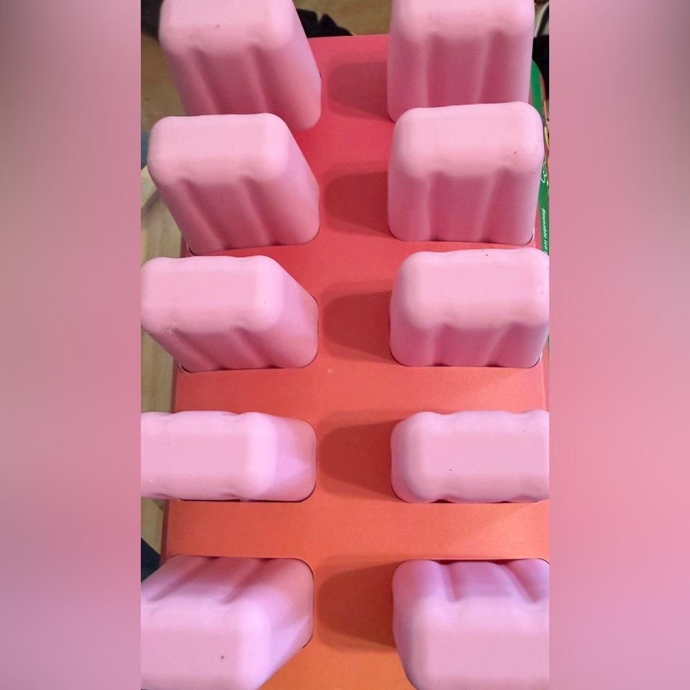 Gourmet, Reusable Silicone Ice Pop Mold, NWT makes 10 popsicles at once. - Picture 5 of 5